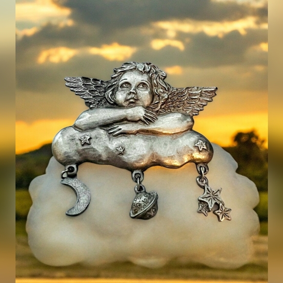 VINTAGE PEWTER ANGEL BROOCH BY SPOON - Picture 1 of 1